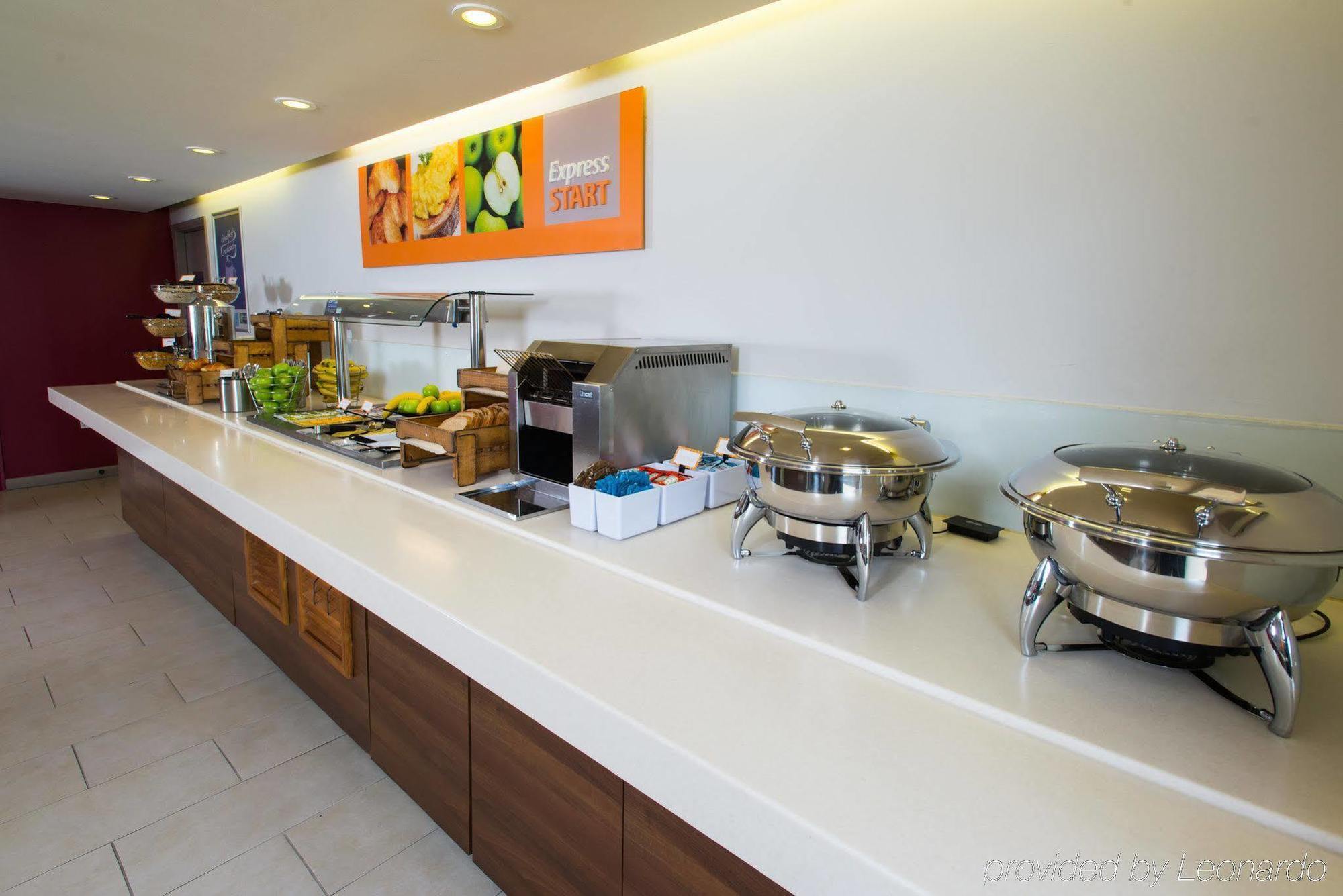 Holiday Inn Express Birmingham Oldbury By Ihg Luaran gambar